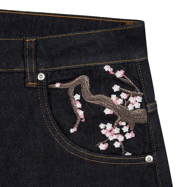 Jeans mit Kirschblütenstickerei 