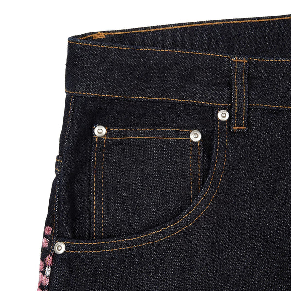 Jeans mit Kirschblütenstickerei 