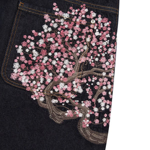 Jeans mit Kirschblütenstickerei 